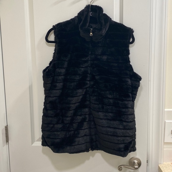 Black Faux Vest - Picture 1 of 1